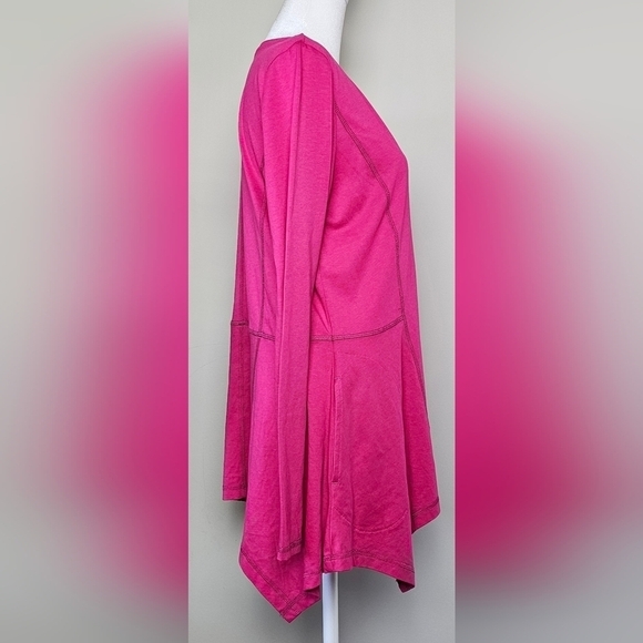 LOGO by Lori Goldstein Cotton Modal Seamed V-Neck Top w Pockets FUCHSIA - Picture 4 of 7